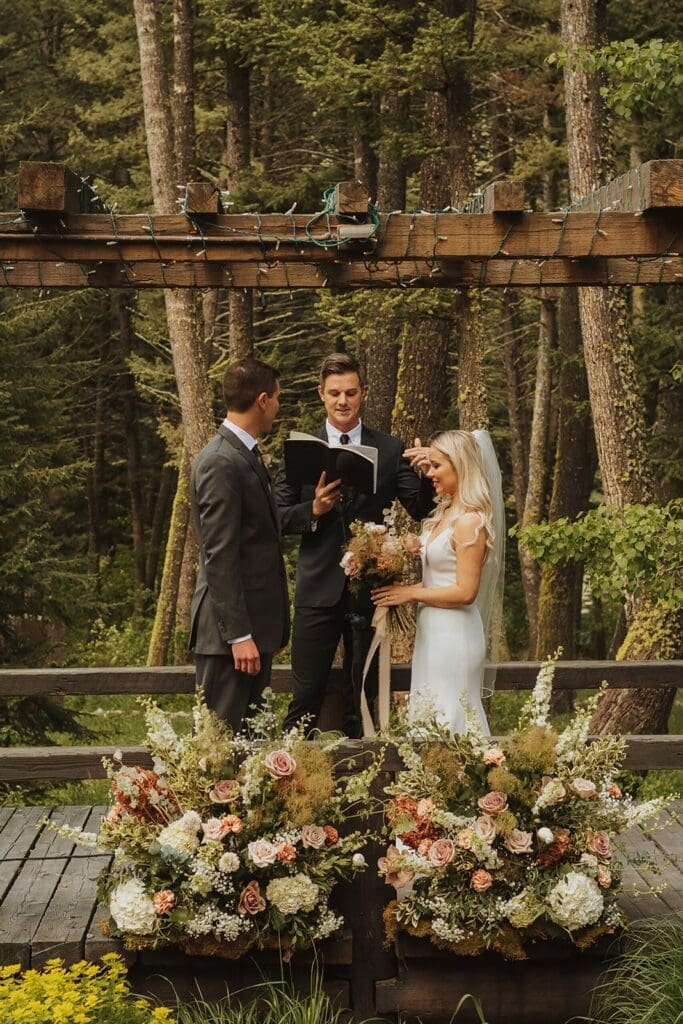 Forest wedding ceremony in Montana 